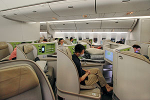 EVA Air, Boeing 777, Royal Laurel Class cabin 2 300