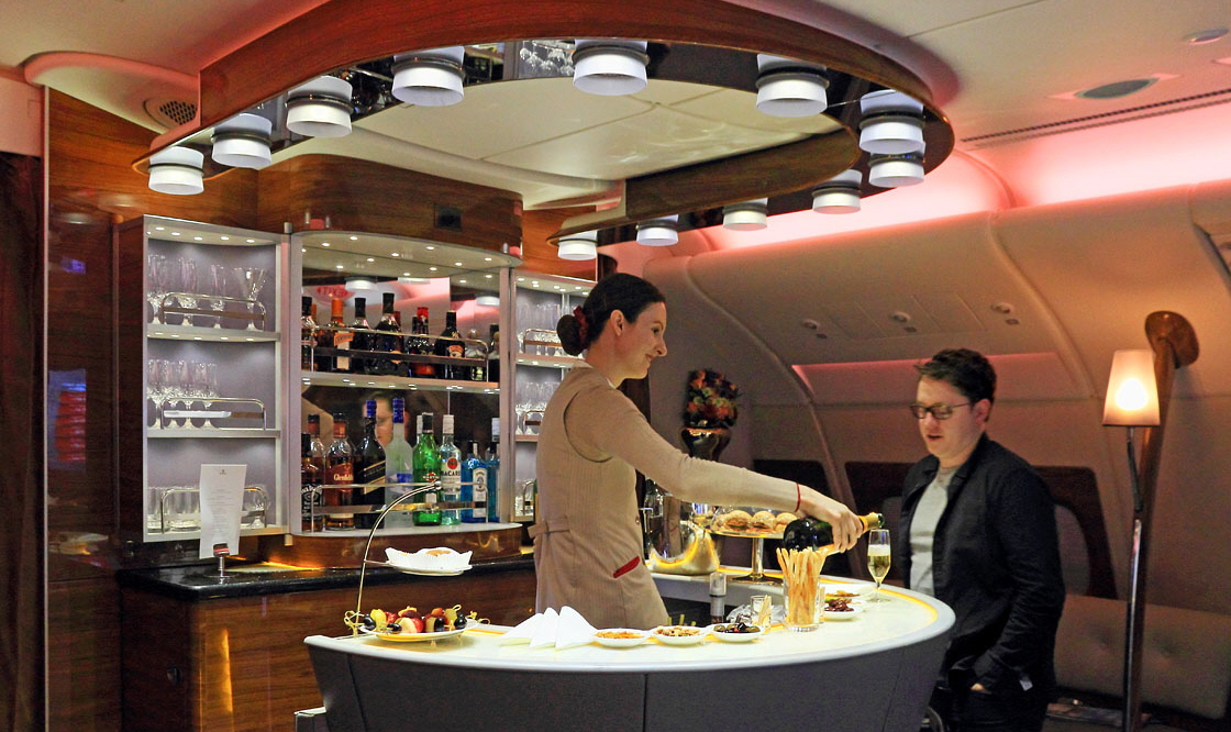 Emirates, A380, Business Class, lounge bar, Hong Kong to Dubai, 27 April 2016  4000  A 1120