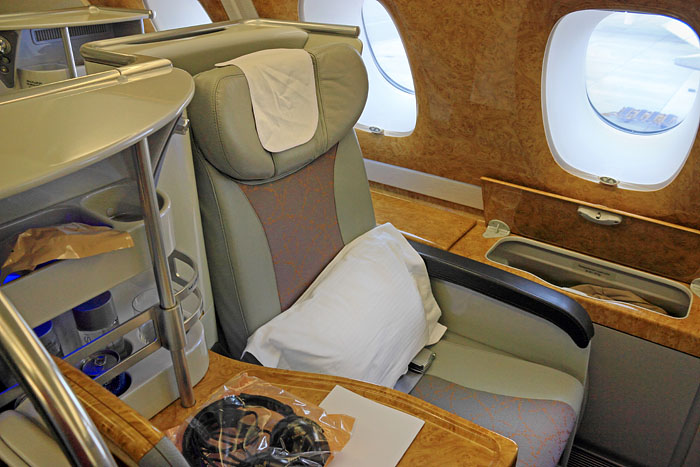 Emirates, A380, Business Class seat, Hong Kong to Dubai, 4000 A 700