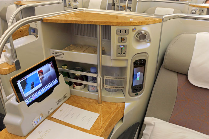 Emirates, A380, Business Class seat, Taipei to Dubai,  4000 A 700