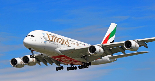 UK, LONDON, Heathrow Airport, landings, Emirates Airlines, Airbus A380 aircraft, UK32367JPL A 600
