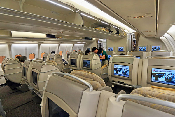 Asiana Airlines, Airbus A330, Business Class, cabin, Phuket to Seoul,  ,, A 600