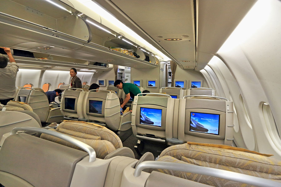 Asiana Airlines, Airbus A330, Business Class, cabin, Phuket to Seoul,  A 900