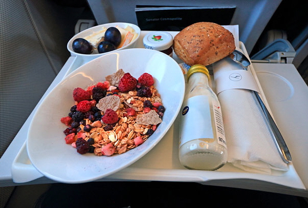 Lufthansa, Airbus A320 NEO, Business Class, Breakfast, London to Frankfurt, A 620
