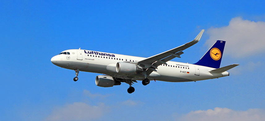 Lufthansa Airbus A320-200, UK32235JPL A 900 cropped