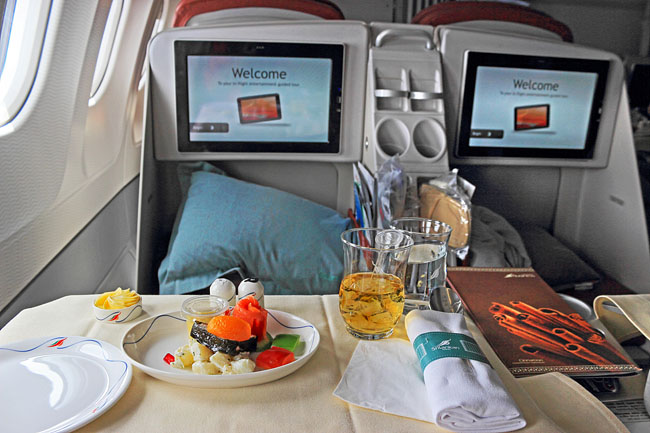 Sri Lankan Airlines, Airbus A330, Business Class, dining,,  4000 A 650