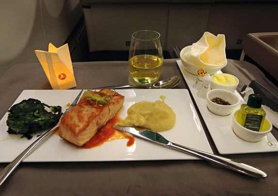 Turkish Airlines, Airbus A330, Business Class, dining, main course, Istanbul to Hanoi, A 450 deep