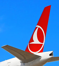 UK, LONDON, Heathrow Airport, landings, Turkish Airlines, Boeing 777-300ER A 250
