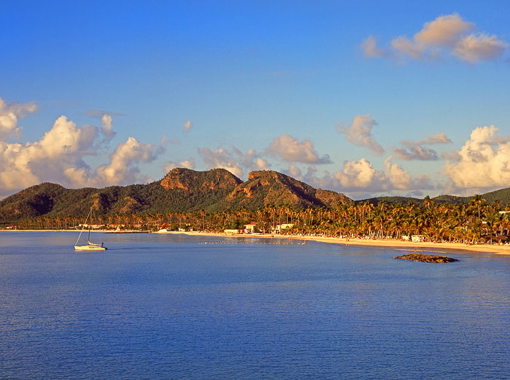 ANTIGUA, Jolly Beach, coast and hills, view from sea, evening light, ANT1002JPL A 750