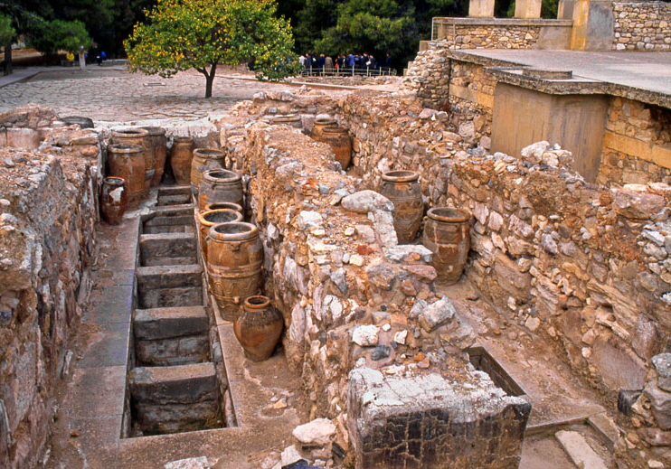 Greek Islands, CRETE, Iraklion, PALACE OF KNOSSOS, large pithoi (clay jars), GIS1162JPL 770