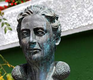 Canary Islands, TENERIFE, Puerto de la Cruz, Mirador La Paz lookout, bust of Agatha Christie, SPN1744JPL 316