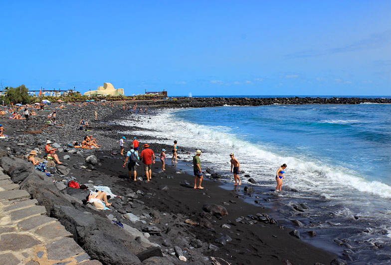 Canary Islands, TENERIFE, Puerto de la Cruz, black (volcanic) sand beach, SPN1563JPL 800