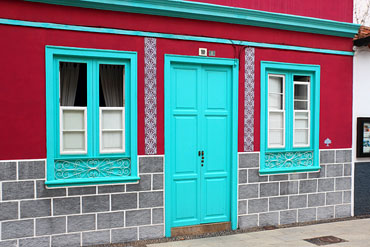 Canary Islands, TENERIFE, Puerto de la Cruz, old town area, street art, house front, SPN1703JPL 370
