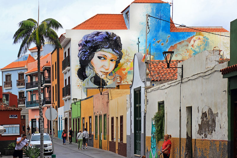Canary Islands, TENERIFE, Puerto de la Cruz, old town area, street art, mural, SPN1690JPL 800