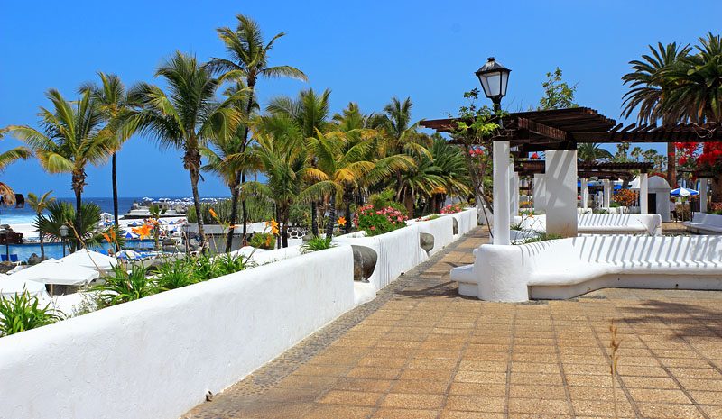 Canary Islands, TENERIFE, Puerto de la Cruz, seaside promenade, SPN1574JPL 800