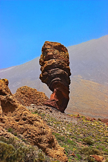 Canary Islands, TENERIFE, Teide Nat Park, Roques de Garcia, Roque Cinchado rock, SPN1751JPL 370