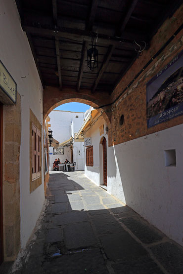 RHODES, Lindos, narrow street and archway, GIS1306JPL 370