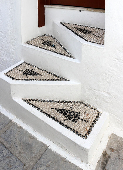 RHODES, Lindos, pebble mosaic (hohlaki) steps in house front, GIS1396JPL 420