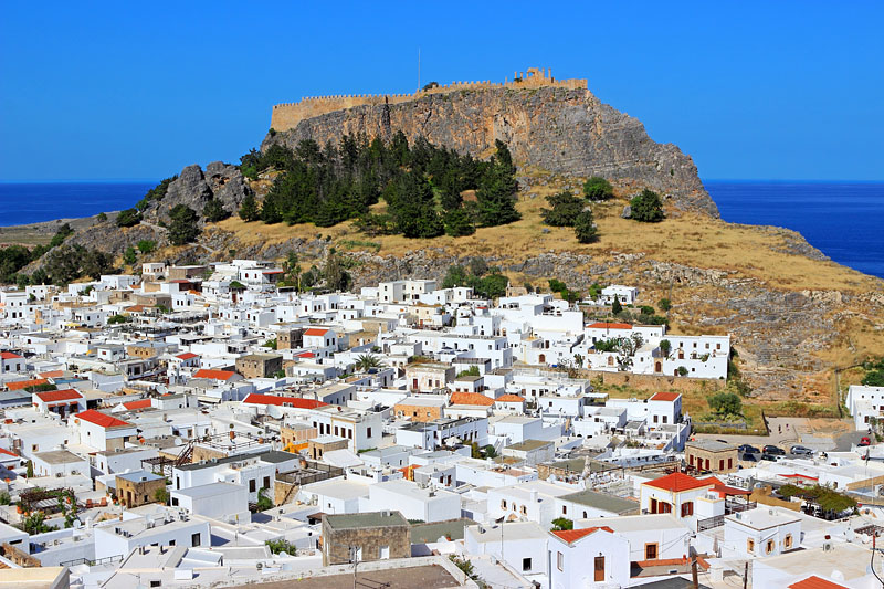 RHODES, Lindos, village and Acropolis site on top of rock, GIS1381JPL 800