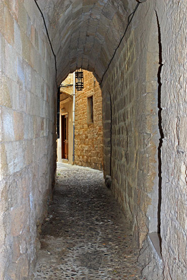 RHODES, Rhodes Town, Old Town, narrow street, GIS1589JPL 370
