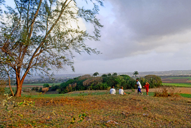 BARBADOS, countryside scenery near St George area, and children, BAR325JPL 4000 A 625