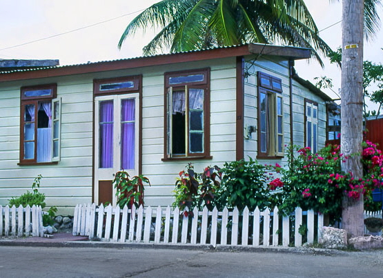 BARBADOS, typical Chattel House, BAR199JPL A 600