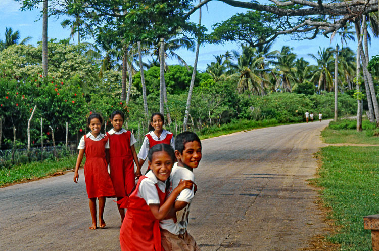 TONGA, Nukualofa, School children, TON2229JPL A 750
