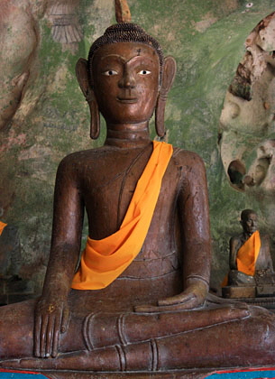 THAILAND, Phang Nga Province, KHAO LAK, Wat Suwan Khuha cave temple, Buddha statue, THA4363JPL A 305