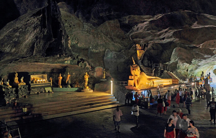 THAILAND, Phang Nga Province, KHAO LAK, Wat Suwan Khuha cave temple, THA4342JPL 4000 A 700