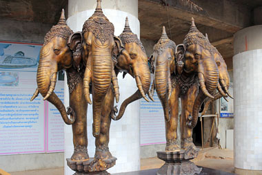 Thailand, PHUKET, Big Buddha, temple site, Erawan (elephant) statue, THA3954JPL A 380