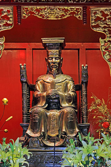 Vietnam, HANOI, Temple of Literature, Altars to Confucius's disciples, VT855JPL A 370