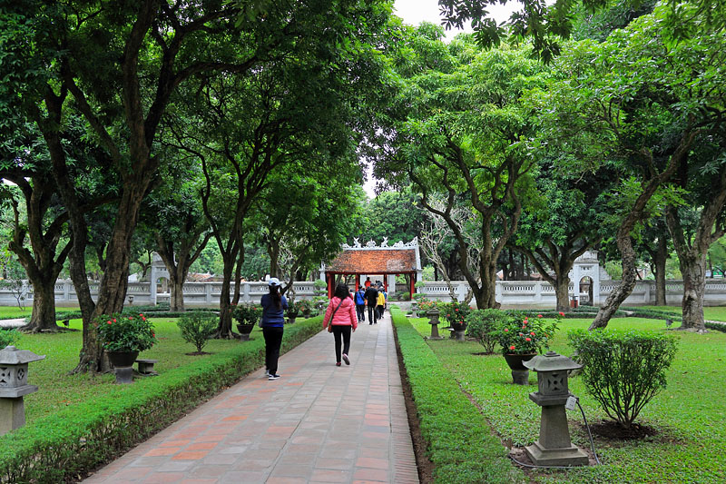 Vietnam, HANOI, Temple of Literature, First Courtyard, VT828JPL A 800