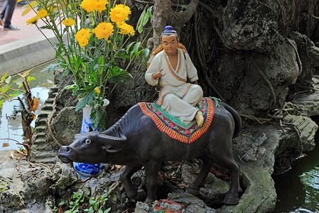 Vietnam, HANOI, Tran Quoc Pagoda, oldest Buddhist temple, sculptures, VT1020JPL A 450