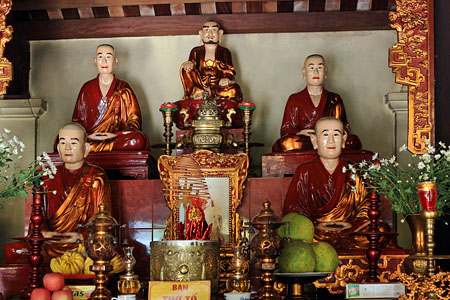 Vietnam, HANOI, Tran Quoc Pagoda, oldest Buddhist temple, shrine rooms, VT1013JPL A 450